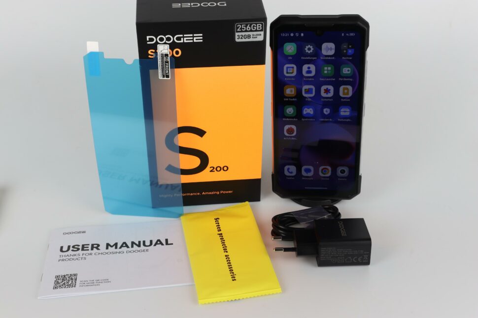 Doogee S200 Lieferumfang