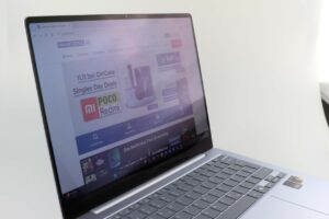 Samsung Galaxy Book 4 Edge Test Display