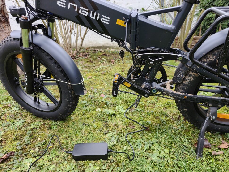 EngweEnginePro20 ChargingBike