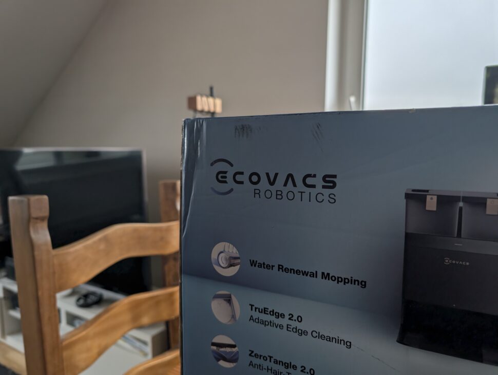 Ecovacs Deebot X8 Pro Omni Unboxing 2