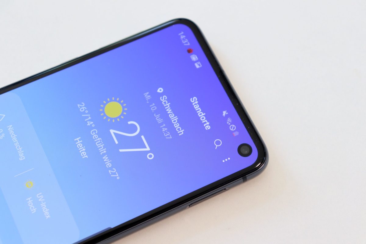 Samsung galaxy s10e punchhole